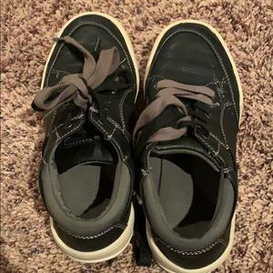 Kenneth Cole Reaction Boys Size 3.5